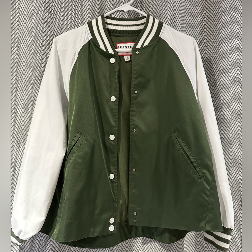 🍏🍏🍏Like New Hunter Jacket (S)🍏🍏🍏
